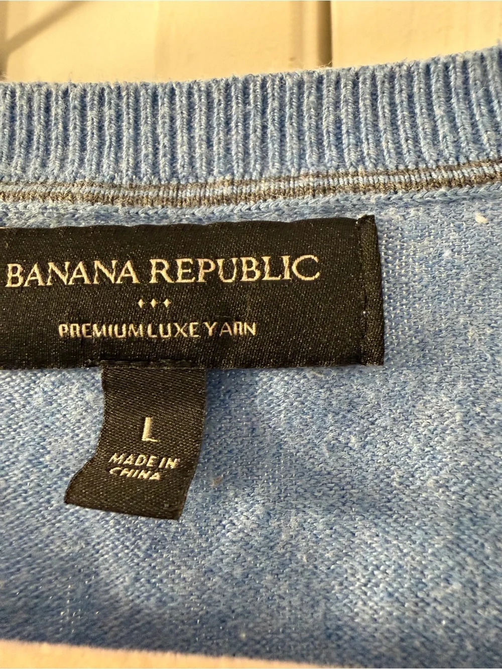 Banana Republic Men's Sky Blue V-Neck Sweater